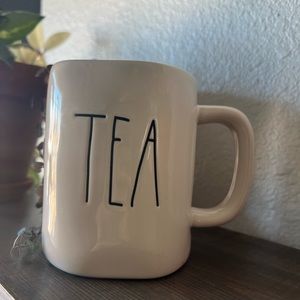 Rae Dunn mug “Tea”